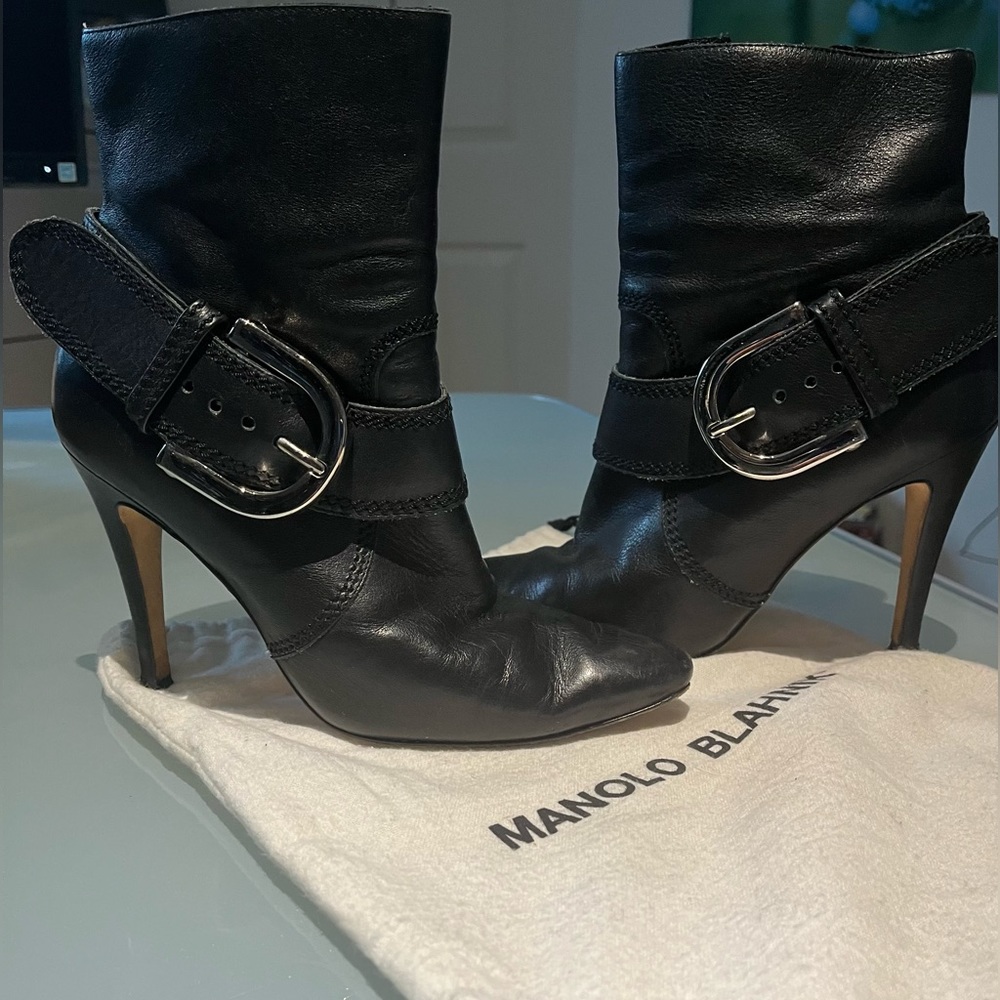 Gorgeous MANOLO BLAHNIK ankle boots with giant silver buckle